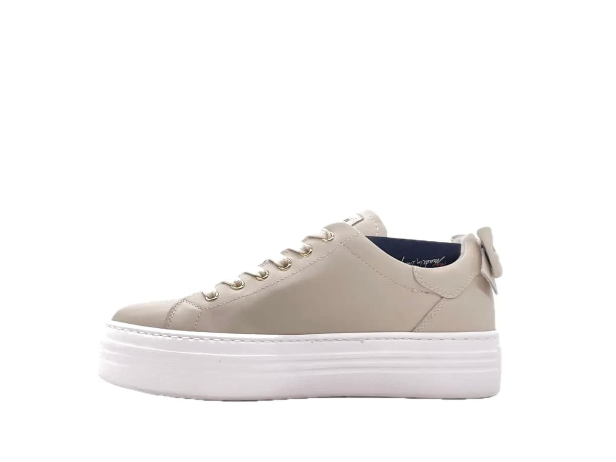 NERO GIARDINI Sneakers con fiocco Donna Milk in Sneaker casual Calzature Durello - Agna, commercioVirtuoso.it
