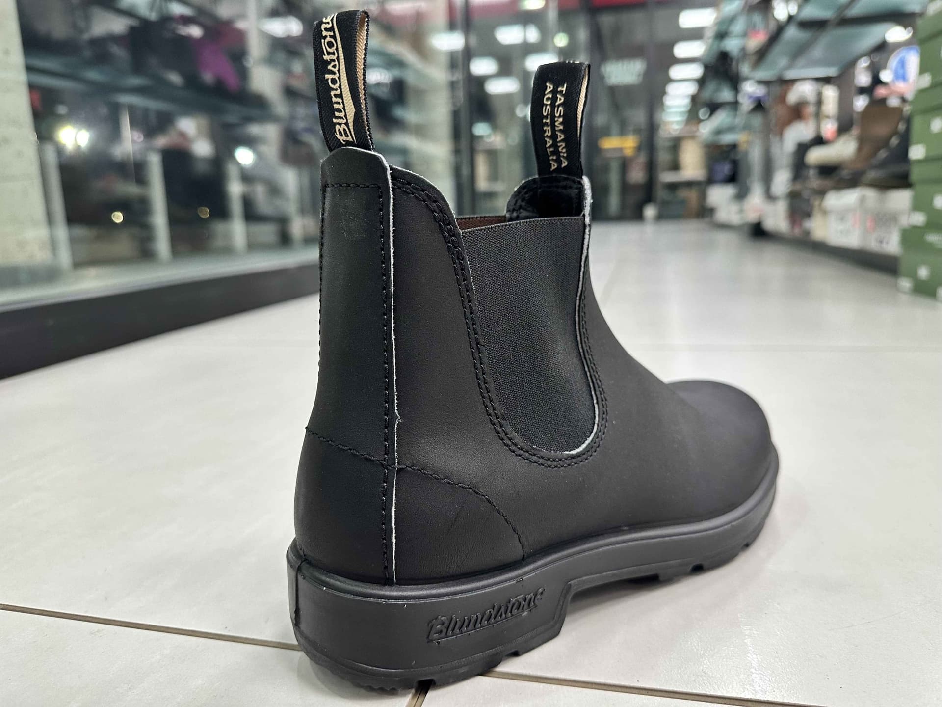 BLUNDSTONE 510 stivaletto elasticizzato in pelle nera in Stivali Calzature Durello - Agna, commercioVirtuoso.it