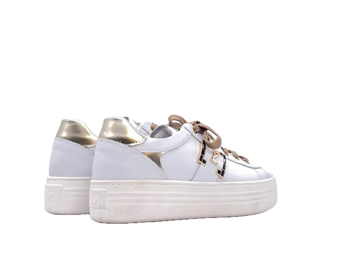 NERO GIARDINI Sneakers donna in pelle bianca in Sneaker casual Calzature Durello - Agna, commercioVirtuoso.it