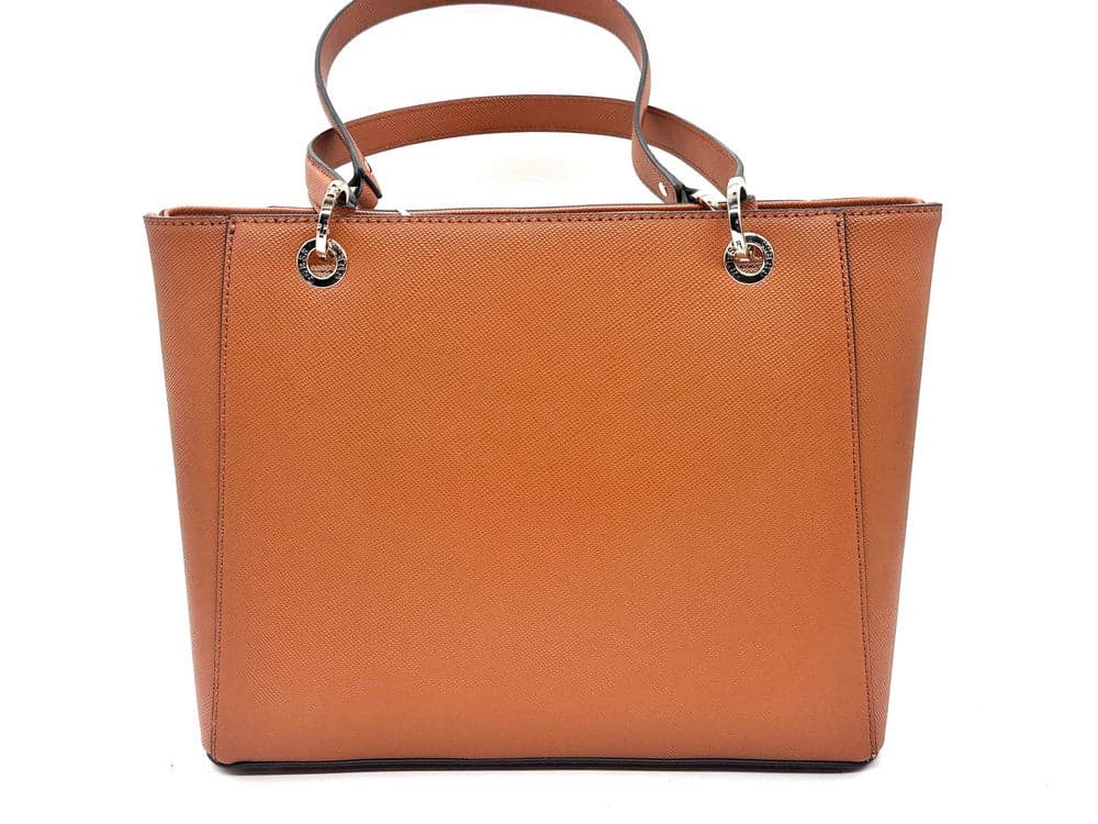 Guess borsa shopper noelle cognac con manici e charm logo in Borse a spalla Calzature Durello - Agna, commercioVirtuoso.it