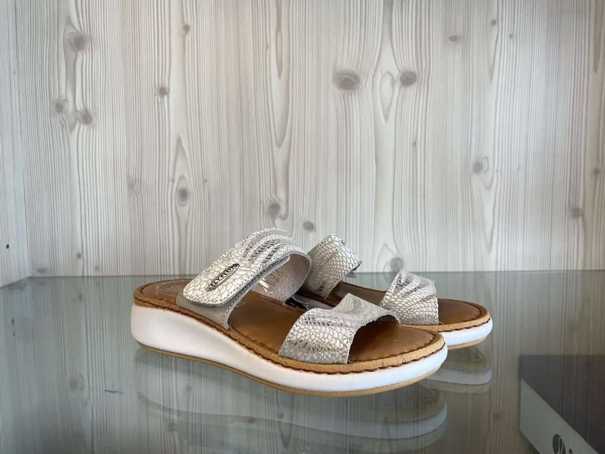 FLY FLOT Ciabatte Donna con Strappo Beige in Pantofole Calzature Durello - Agna, commercioVirtuoso.it