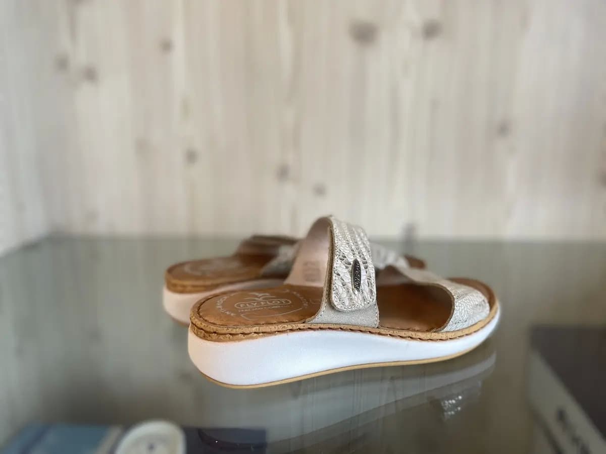 FLY FLOT Ciabatte Donna con Strappo Beige in Pantofole Calzature Durello - Agna, commercioVirtuoso.it