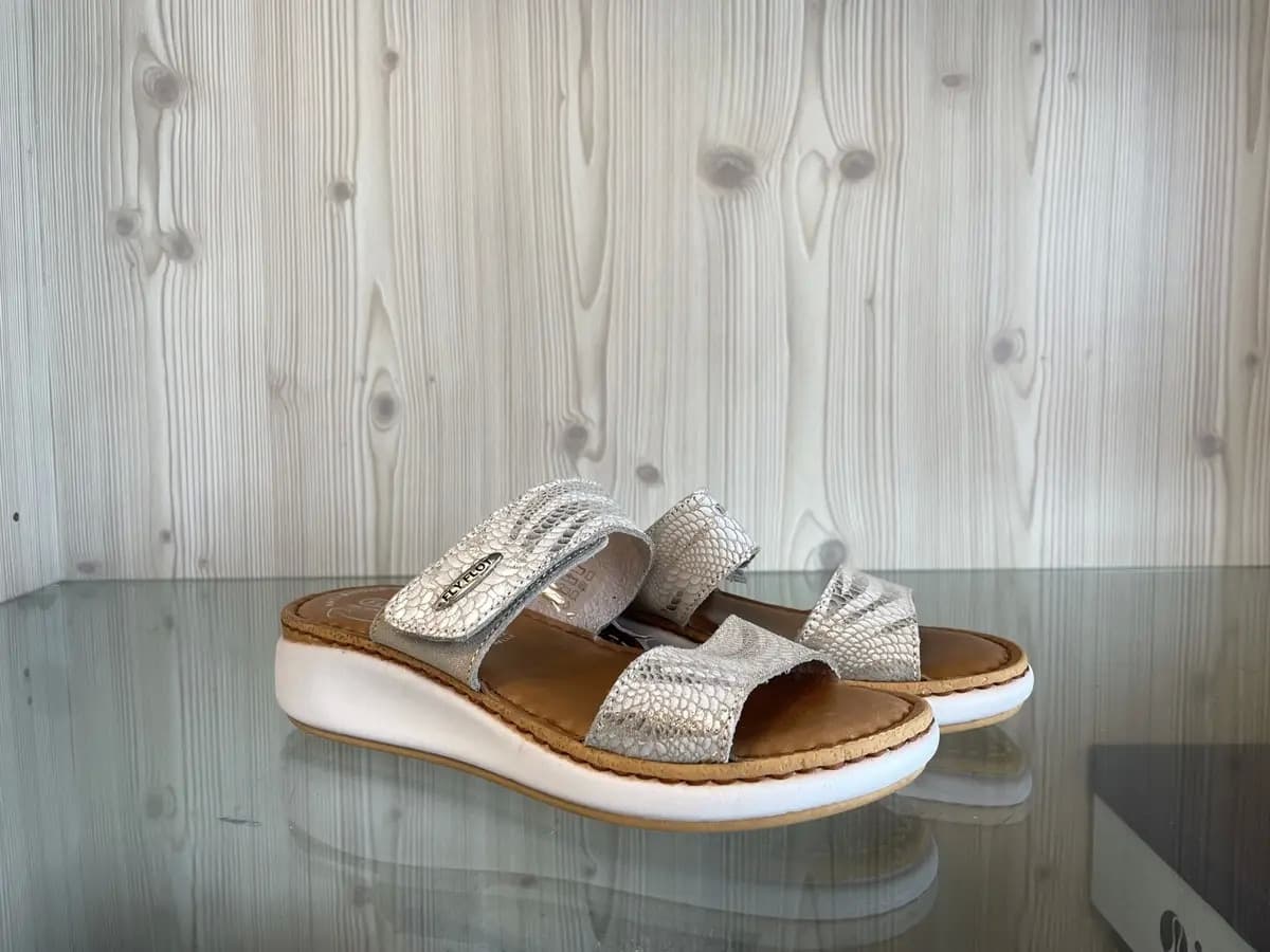 FLY FLOT Ciabatte Donna con Strappo Beige in Pantofole Calzature Durello - Agna, commercioVirtuoso.it