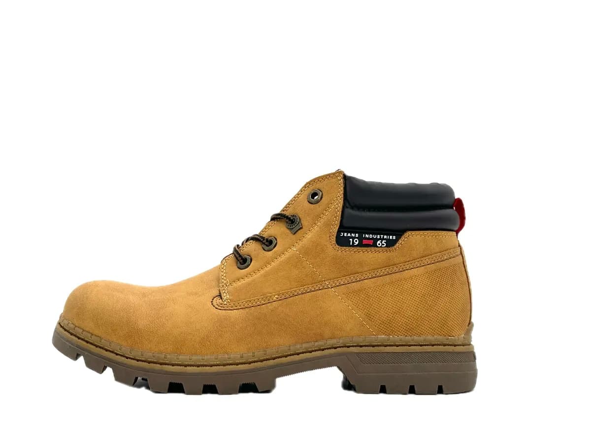 Carrera scarponcini uomo color cuoio in ecopelle con imbottitura e suola carrarmato in Stivali Calzature Durello - Agna, commercioVirtuoso.it