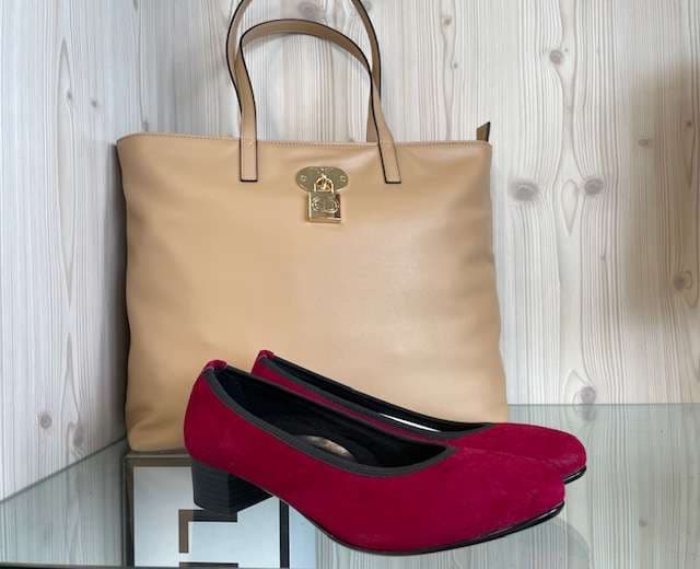 Cheri Colette décolleté donna scamosciate rosso rubino tacco 3 cm in Scarpe col tacco Calzature Durello - Agna, commercioVirtuoso.it
