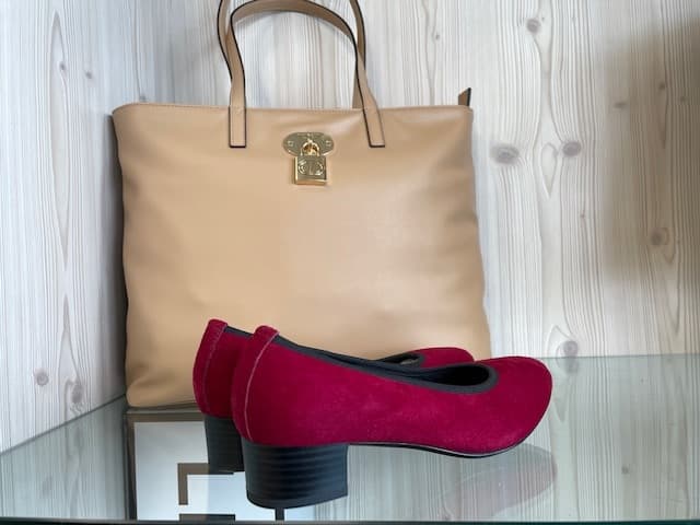 Cheri Colette décolleté donna scamosciate rosso rubino tacco 3 cm in Scarpe col tacco Calzature Durello - Agna, commercioVirtuoso.it