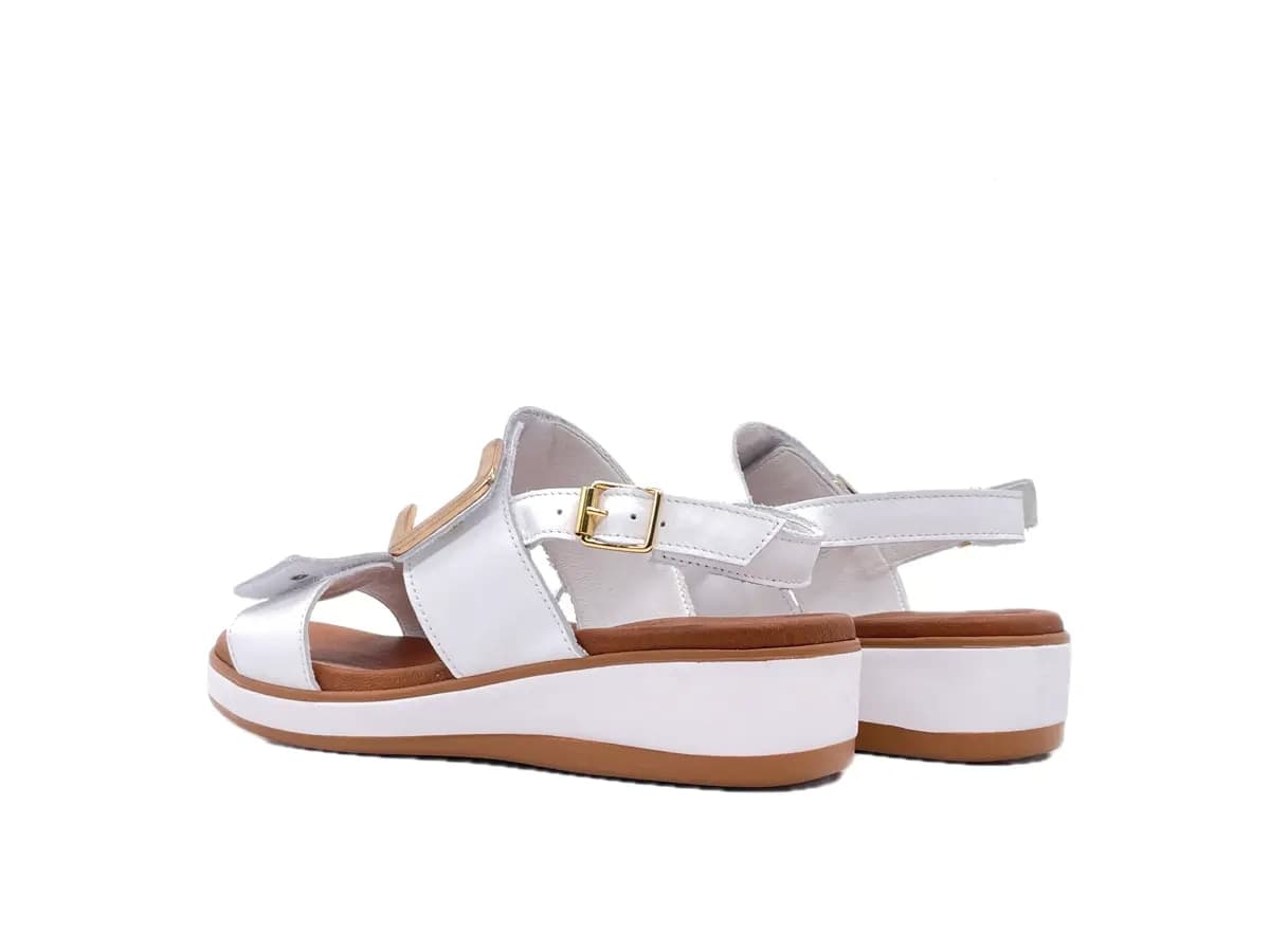 SUSIMODA Sandali Donna Bianchi con doppio strappo in Sandali moda Calzature Durello - Agna, commercioVirtuoso.it