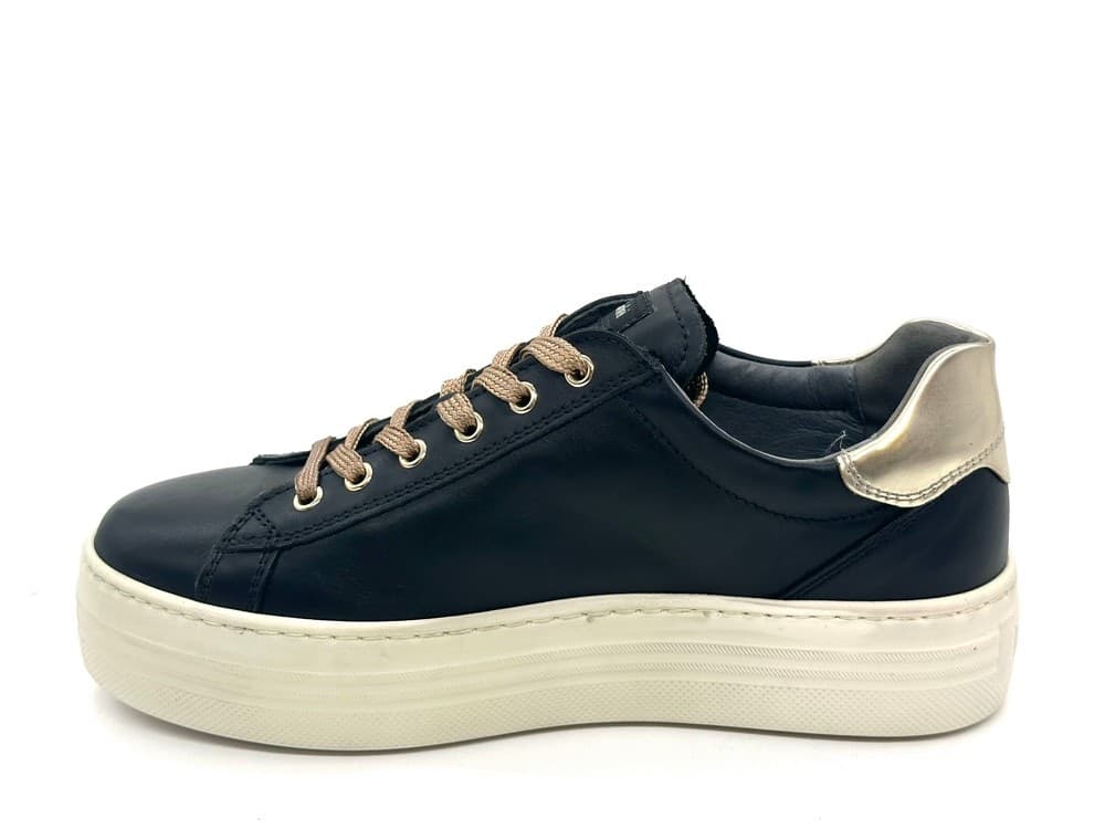 Nero Giardini Sneaker donna pelle nera zip laterale platform in Sneaker casual Calzature Durello - Agna, commercioVirtuoso.it