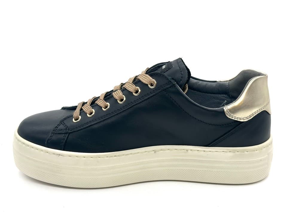 Nero Giardini Sneaker donna pelle nera zip laterale platform in Sneaker casual Calzature Durello - Agna, commercioVirtuoso.it