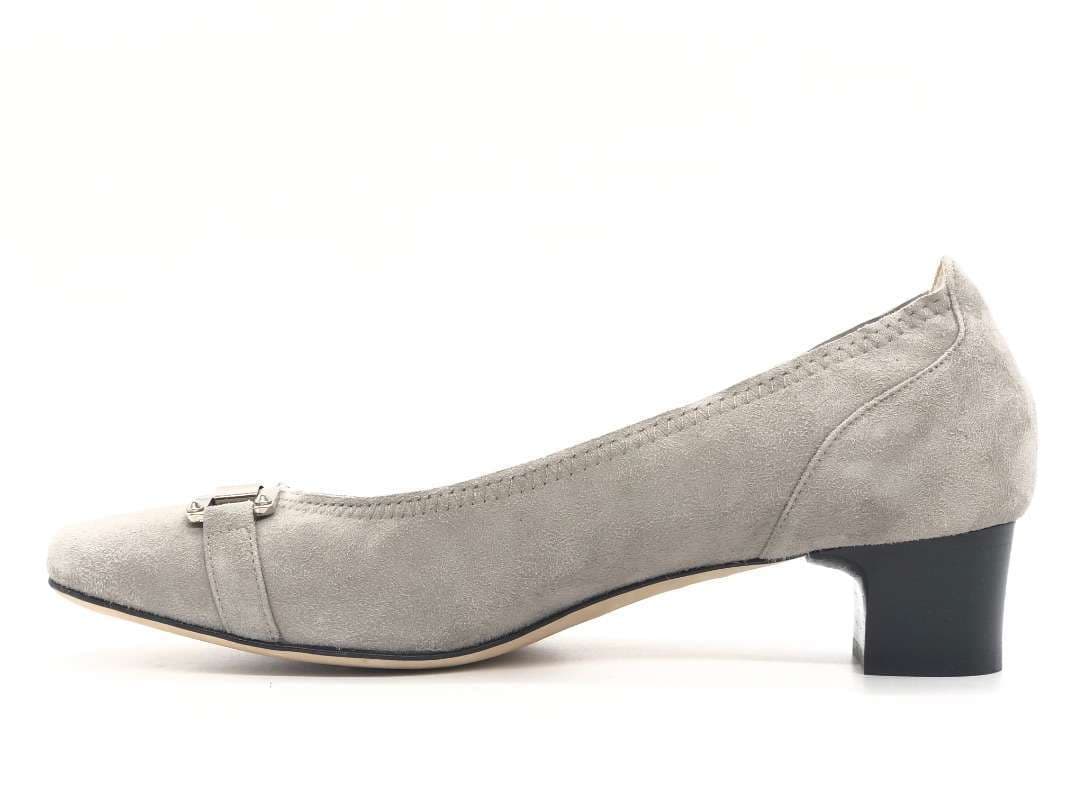 PERLI Décolleté tacco 5 maxi calzata in camoscio grigio chiaro in Scarpe col tacco Calzature Durello - Agna, commercioVirtuoso.it