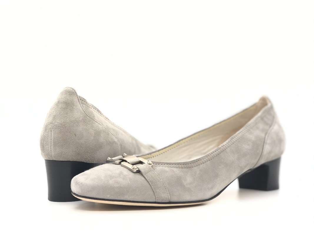 PERLI Décolleté tacco 5 maxi calzata in camoscio grigio chiaro in Scarpe col tacco Calzature Durello - Agna, commercioVirtuoso.it