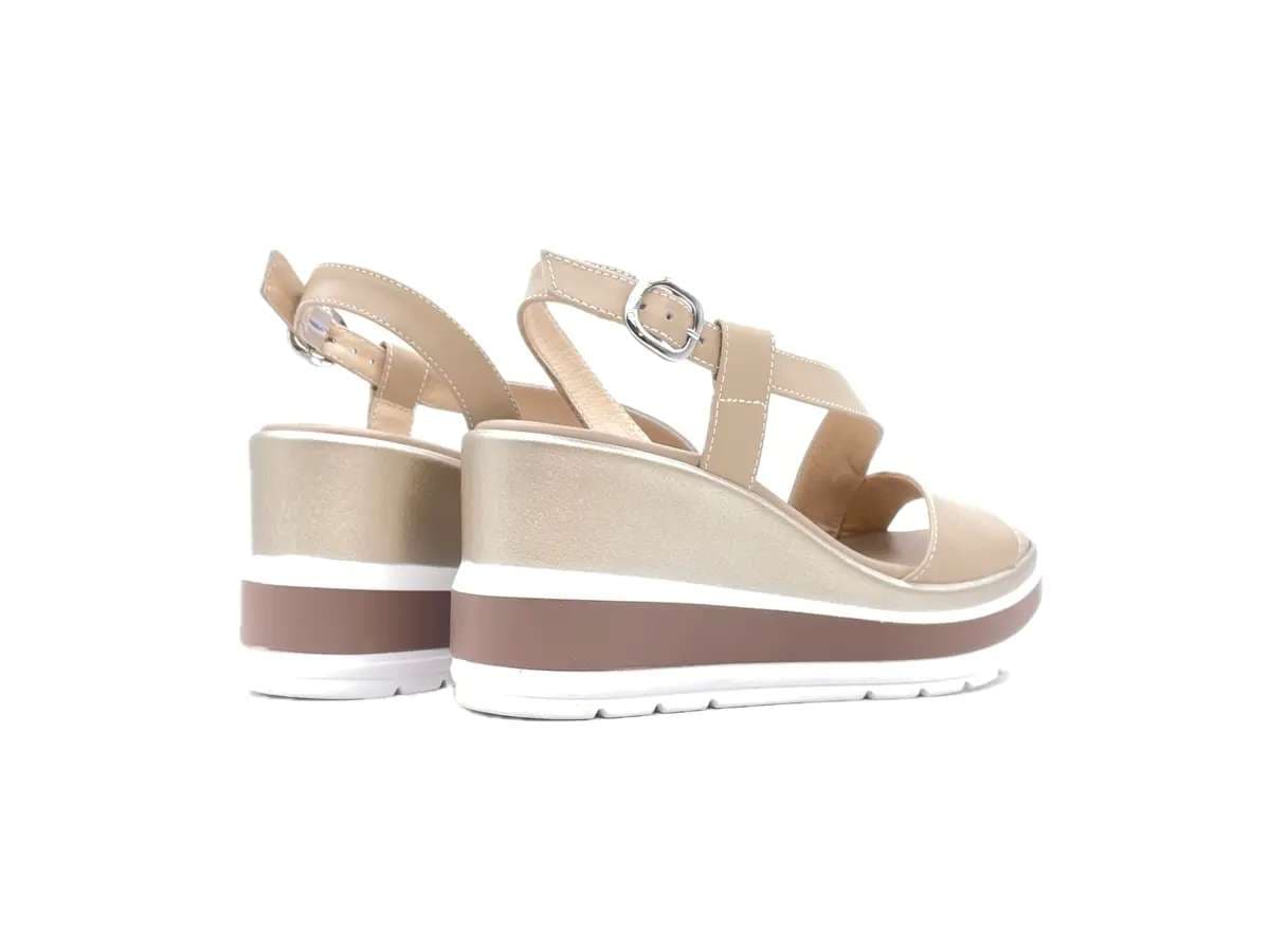 NERO GIARDINI Sandali donna con zeppa in pelle colore lino in Sandali moda Calzature Durello - Agna, commercioVirtuoso.it