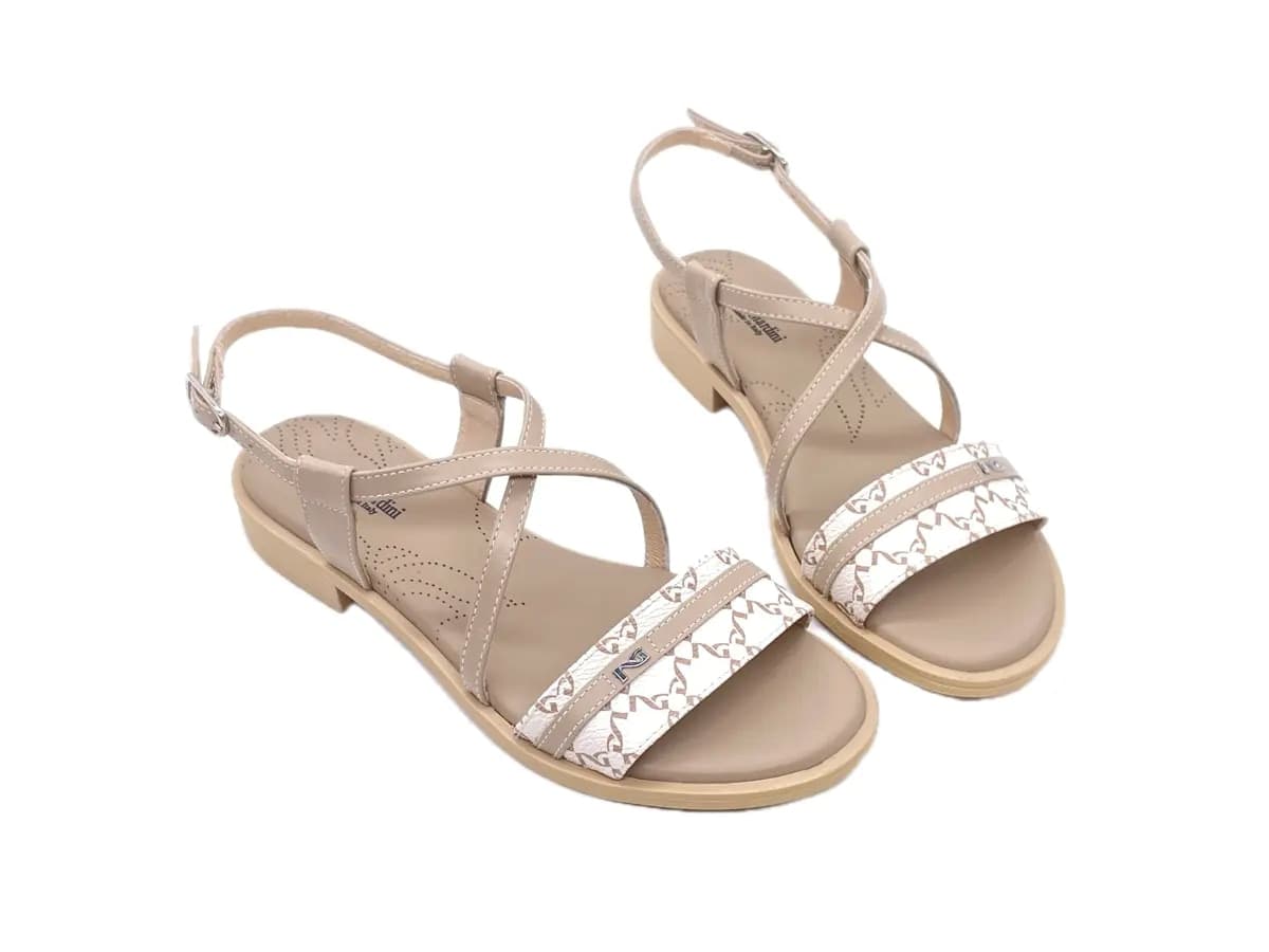 NERO GIARDINI Sandali bassi donna in pelle beige e nocciola in Sandali moda Calzature Durello - Agna, commercioVirtuoso.it