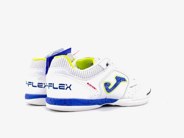 JOMA TOP FLEX 2342 Scarpa da calcetto indoor bianca con dettagli blu in Scarpe da calcio da uomo Calzature Durello - Agna, commercioVirtuoso.it