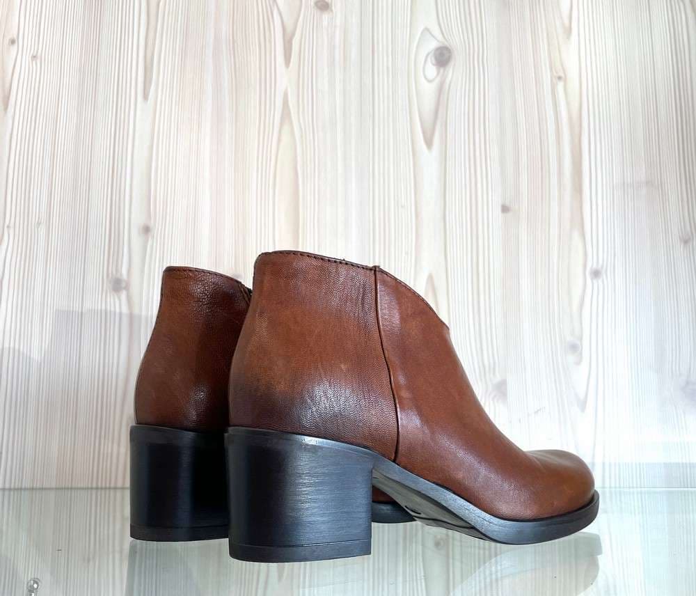 LUX Tronchetto Donna in Pelle Cuoio in Stivali Calzature Durello - Agna, commercioVirtuoso.it