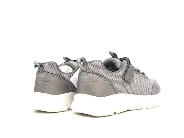 GEOX Sneakers bambina J ARIL G. B silver in Sneaker casual Calzature Durello - Agna, commercioVirtuoso.it