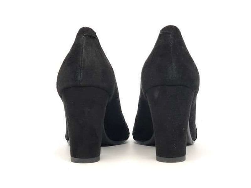 ELLEN Décolleté chiuse nera a punta in pelle scamosciata in Scarpe col tacco Calzature Durello - Agna, commercioVirtuoso.it