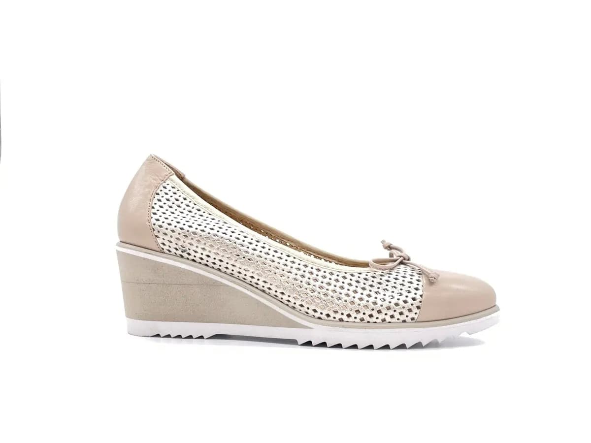 DONNA SOFT Décolleté con zeppa beige traforato 7285 in Scarpe col tacco Calzature Durello - Agna, commercioVirtuoso.it