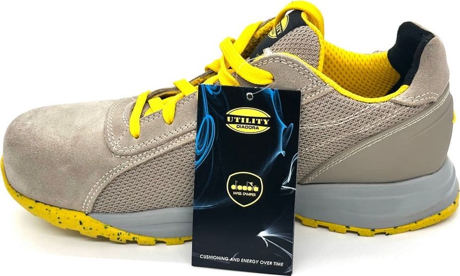 Diadora scarpe uomo Run Text Low pelle scamosciata e tessuto grigio giallo in Scarpe Calzature Durello - Agna, commercioVirtuoso.it
