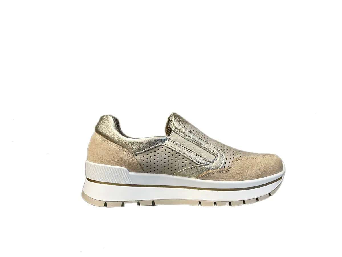 IGI &amp; CO.. Sneakers donna in pelle scamosciata beige e laminata platino in Sneaker casual Calzature Durello - Agna, commercioVirtuoso.it