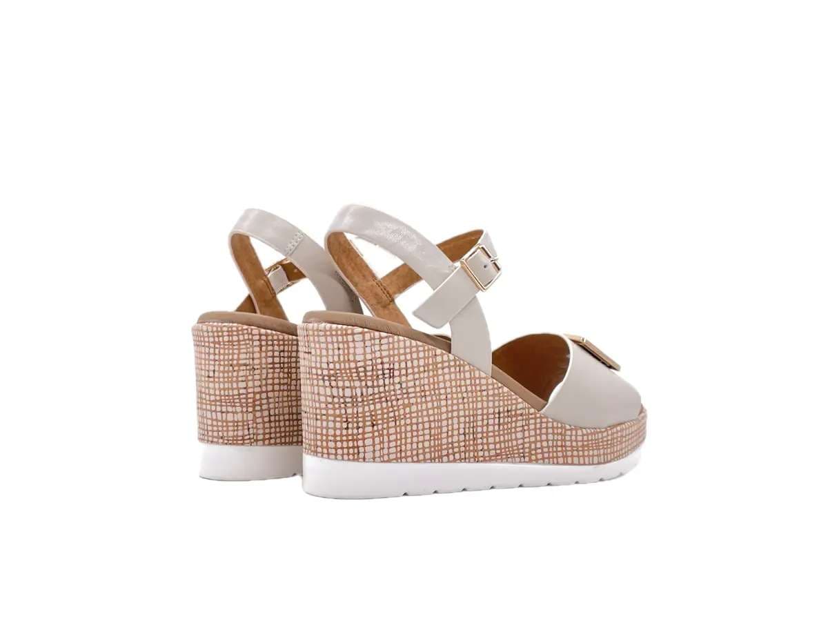 MODA ITALIA Sandali donna in pelle colore avorio con zeppa in Sandali moda Calzature Durello - Agna, commercioVirtuoso.it