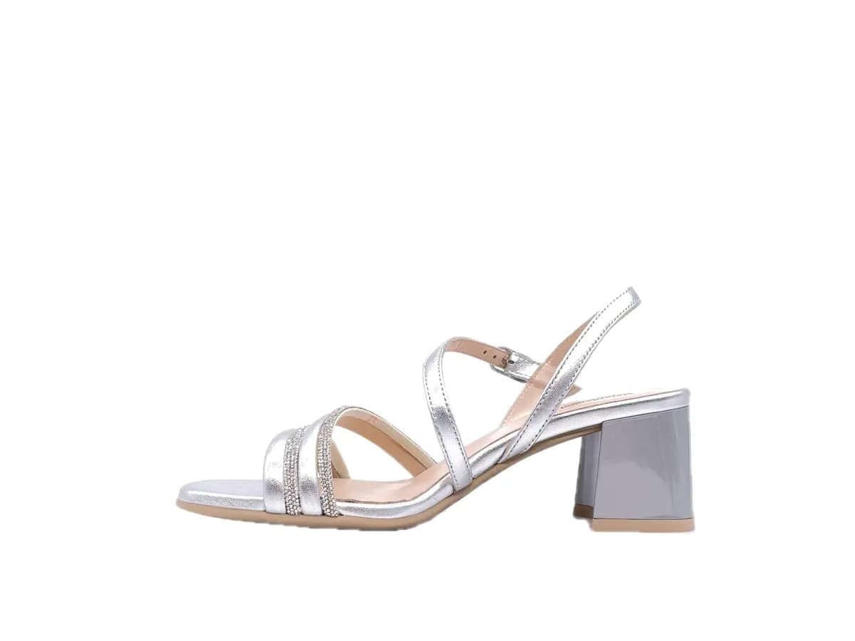 NERO GIARDINI Sandali donna in pelle laminata argento in Sandali moda Calzature Durello - Agna, commercioVirtuoso.it