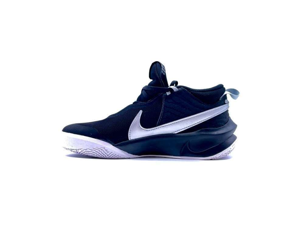 NIKE Team Hustle D10 Black White in Scarpe da corsa su strada Calzature Durello - Agna, commercioVirtuoso.it