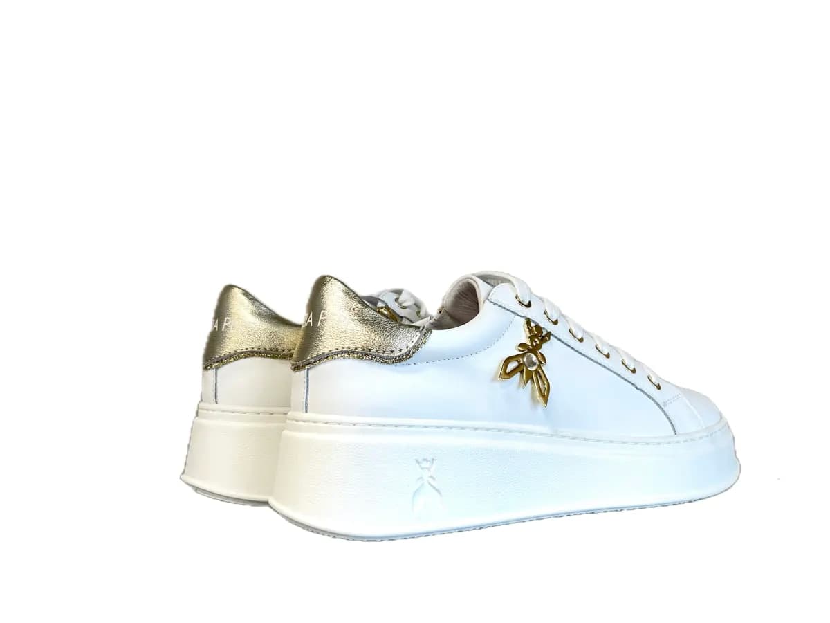PATRIZIA PEPE Sneakers donna in pelle bianca e logo platino in Sneaker casual Calzature Durello - Agna, commercioVirtuoso.it