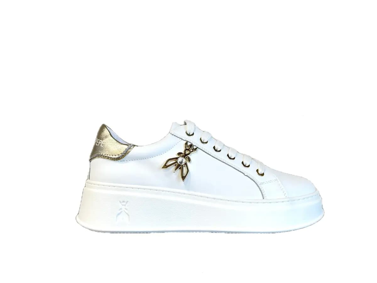 PATRIZIA PEPE Sneakers donna in pelle bianca e logo platino in Sneaker casual Calzature Durello - Agna, commercioVirtuoso.it