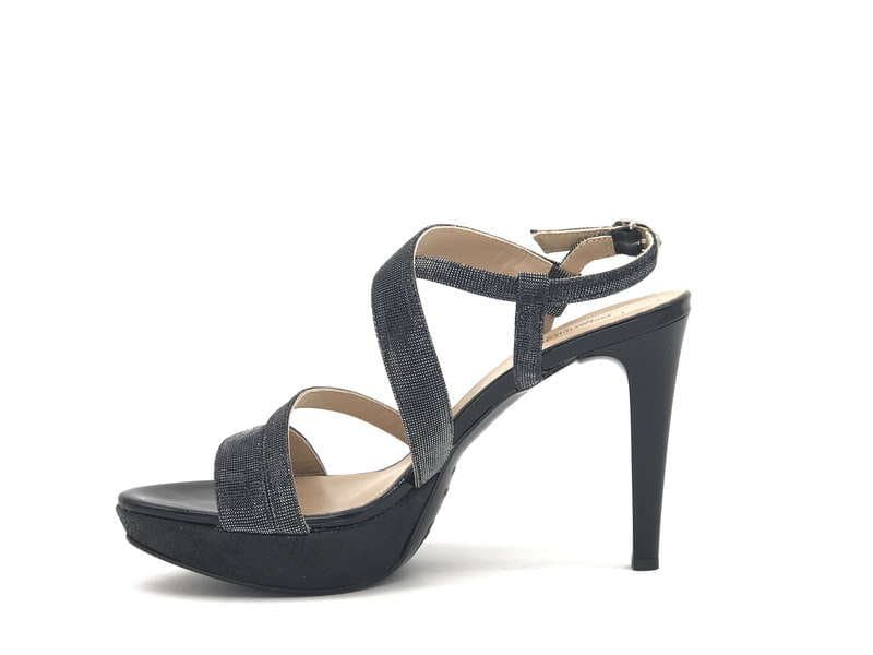 NERO GIARDINI Sandali donna P717890DE100 black in Sandali moda Calzature Durello - Agna, commercioVirtuoso.it