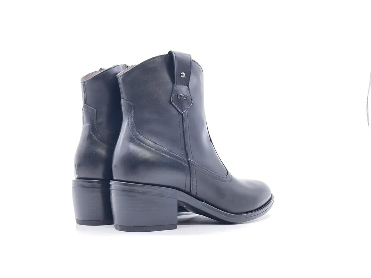 NeroGiardini Stivaletto texano donna pelle nera tacco medio zip in Stivali Calzature Durello - Agna, commercioVirtuoso.it