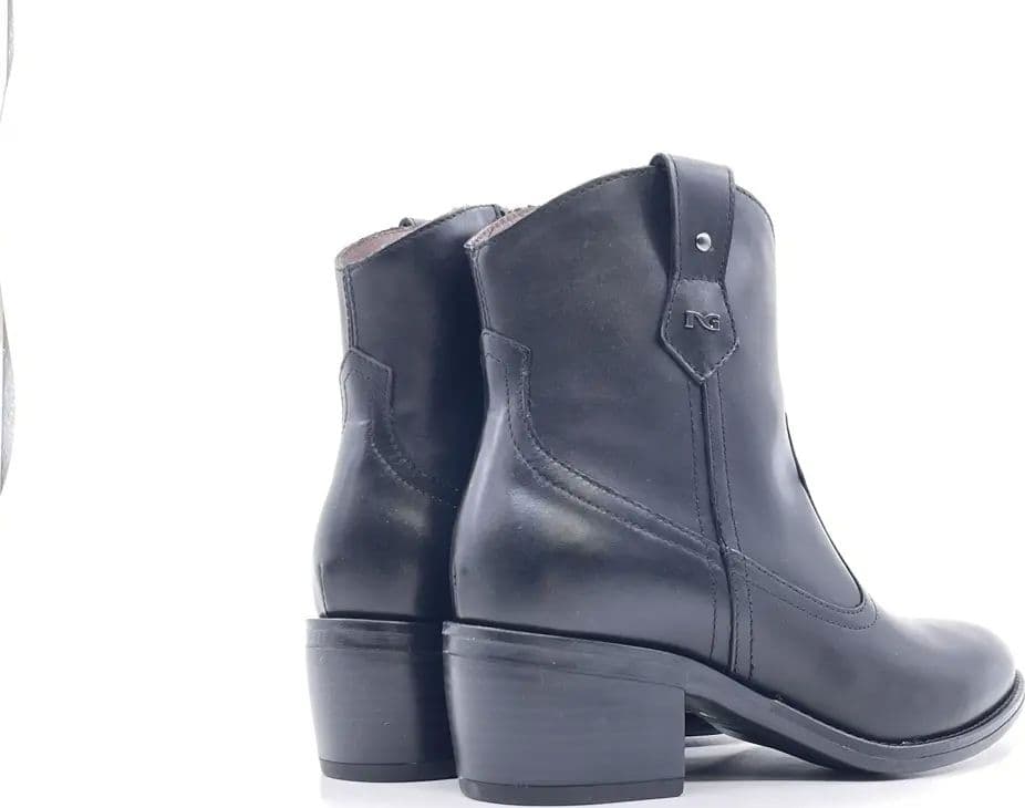 NeroGiardini Stivaletto texano donna pelle nera tacco medio zip in Stivali Calzature Durello - Agna, commercioVirtuoso.it