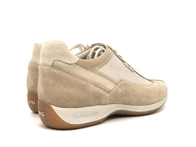 NERO GIARDINI Sneakers donna Velour Sabbia in Sneaker casual Calzature Durello - Agna, commercioVirtuoso.it