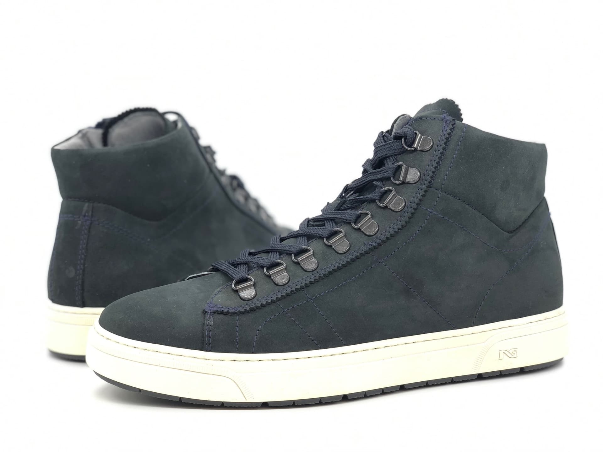 NERO GIARDINI Sneakers uomo A800670U 200 in Sneaker casual Calzature Durello - Agna, commercioVirtuoso.it