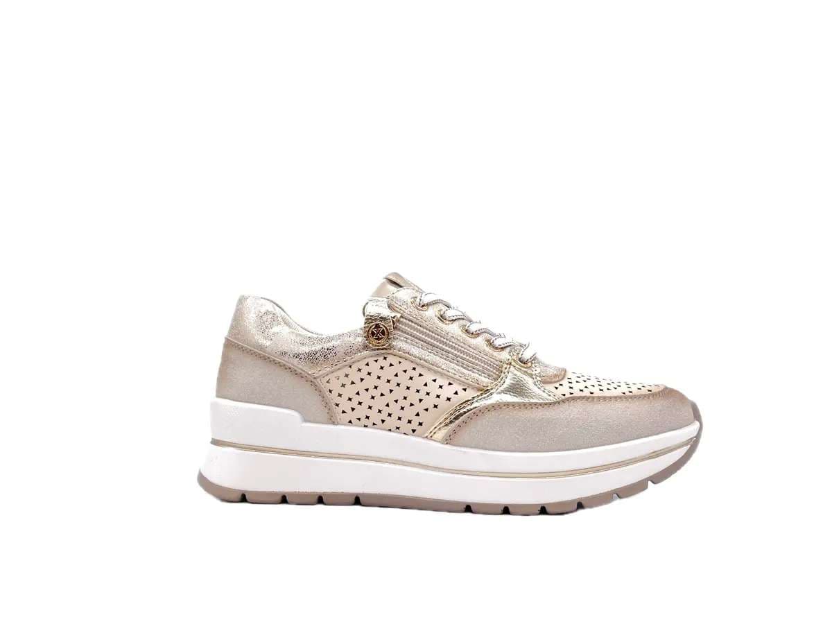 XTI Sneakers donna beige traforate con zip in Sneaker casual Calzature Durello - Agna, commercioVirtuoso.it