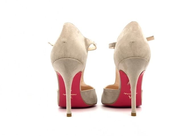 ALTRAMAREA scarpa con tacco da donna in pelle scamosciata beige in Scarpe col tacco Calzature Durello - Agna, commercioVirtuoso.it