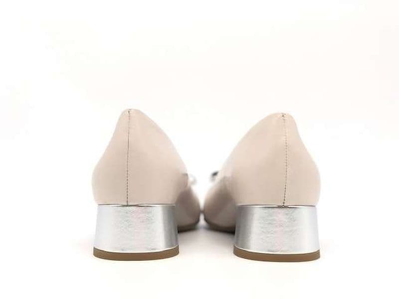 COLETTE Décolleté beige e grigio in vera pelle tacco 30 con fiocco in Scarpe col tacco Calzature Durello - Agna, commercioVirtuoso.it