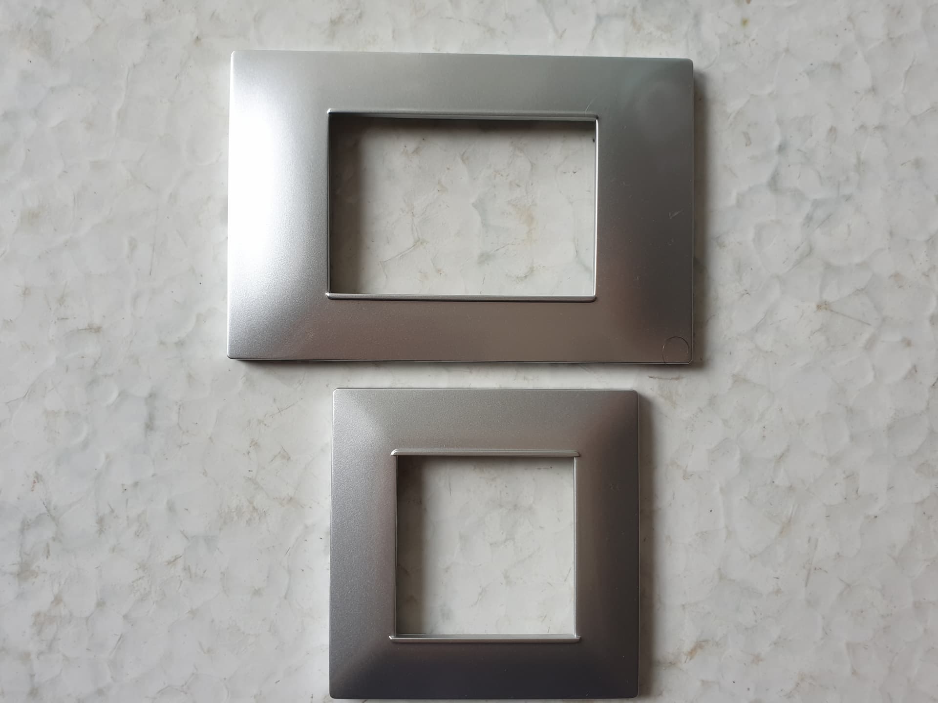 PLACCHE IN ABS SERIE VENERE COMPATIBILI VIMAR PLANA - 21