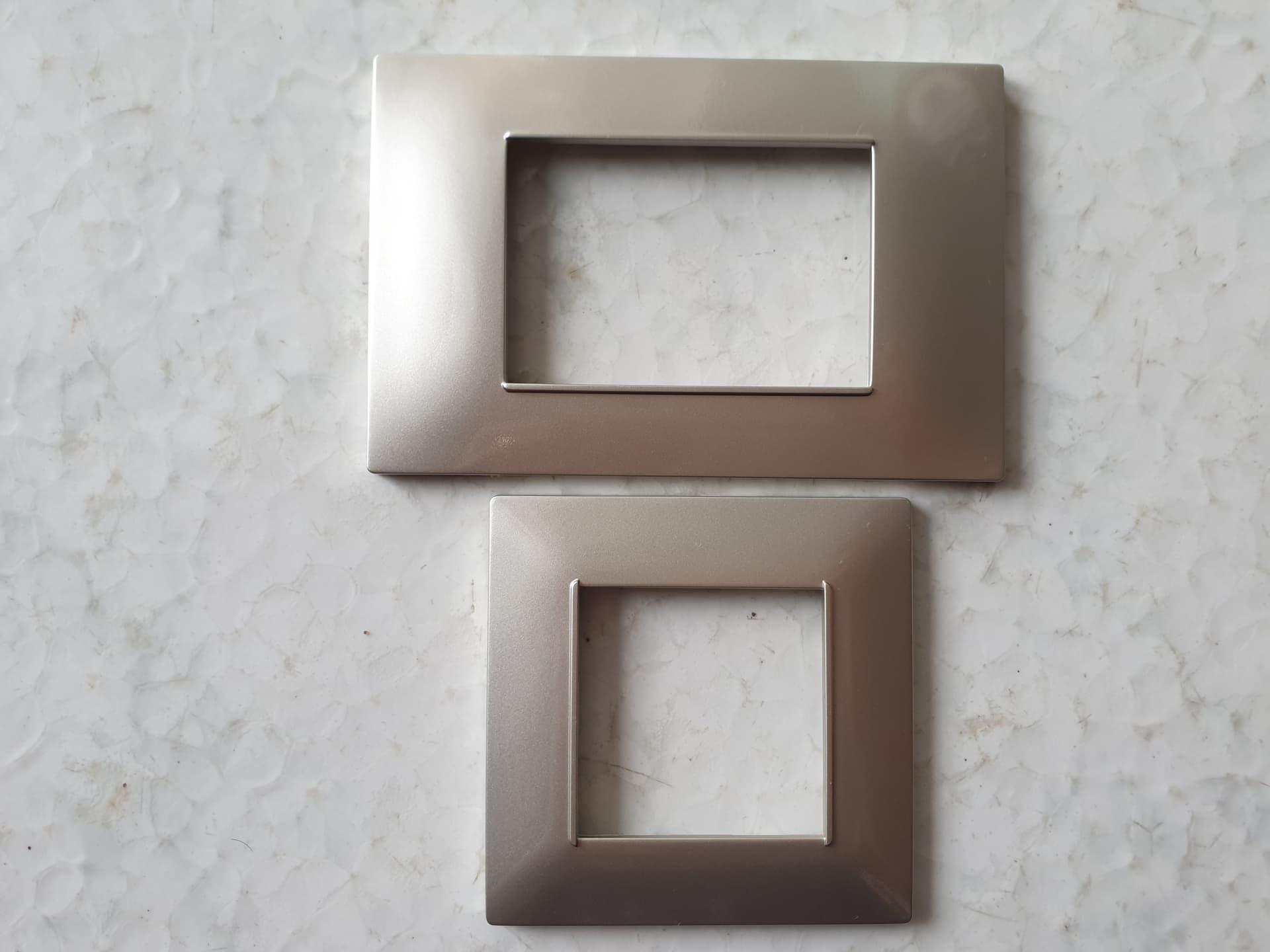PLACCHE IN ABS SERIE VENERE COMPATIBILI VIMAR PLANA - 23