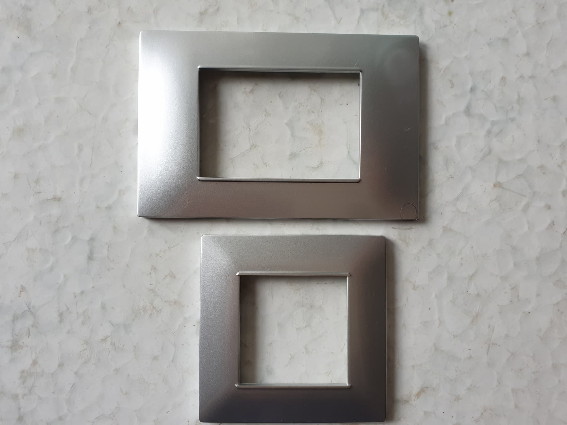PLACCHE IN ABS SERIE VENERE COMPATIBILI VIMAR PLANA - 15