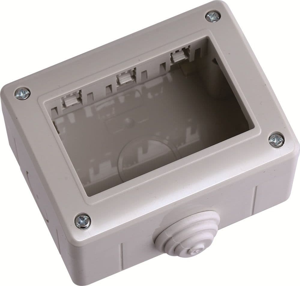 CUSTODIA 3P IP40  COM. BTICINO MATIX Dimensioni 102x54x83mm - 1