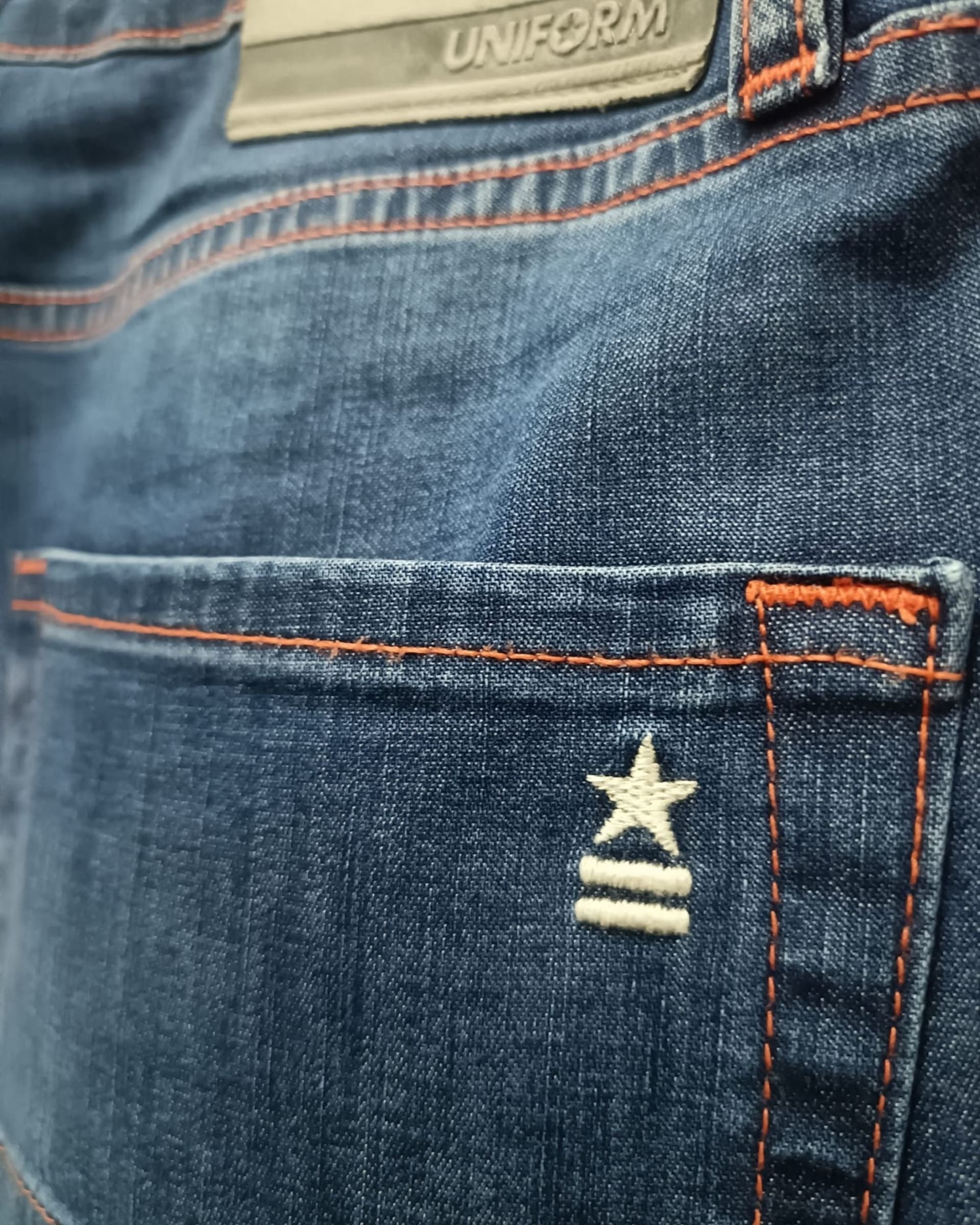 Uniform Jeans uomo Barney Comfort Blue Denim 8 oz – Regular Slim Fit Stretch in Jeans Broadway Red - Barletta, commercioVirtuoso.it