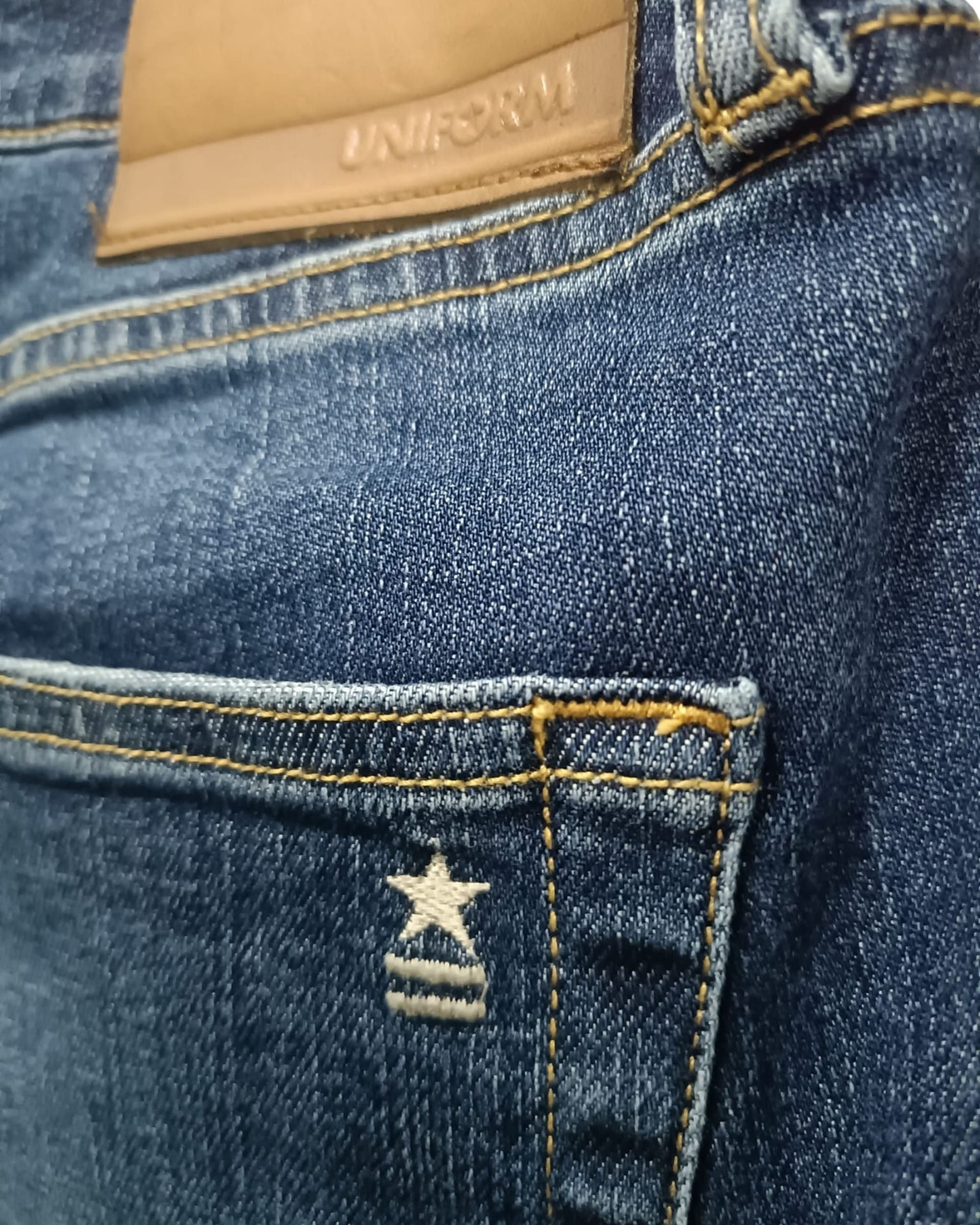 Uniform Bermuda uomo Sunny Comfort Blue Denim 11 oz – Regular Fit Stretch in Pantaloncini Broadway Red - Barletta, commercioVirtuoso.it