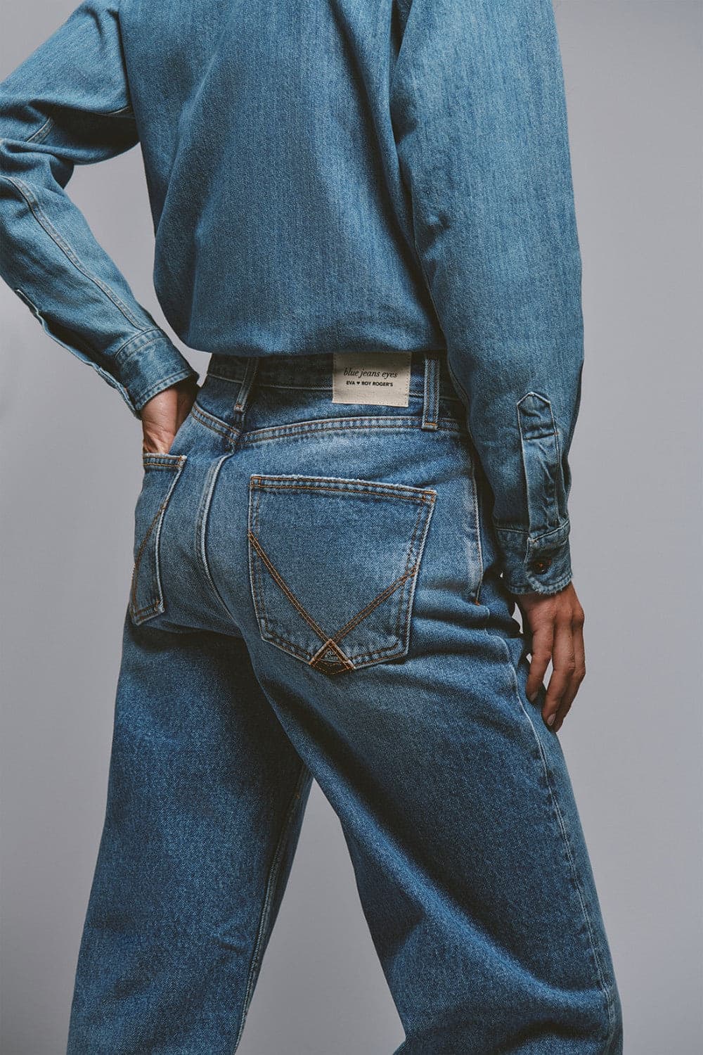 Roy Roger's x Eva Herzigova jeans donna wide fit denim blu vintage wash vita media cotone lyocell in Jeans Broadway Red - Barletta, commercioVirtuoso.it