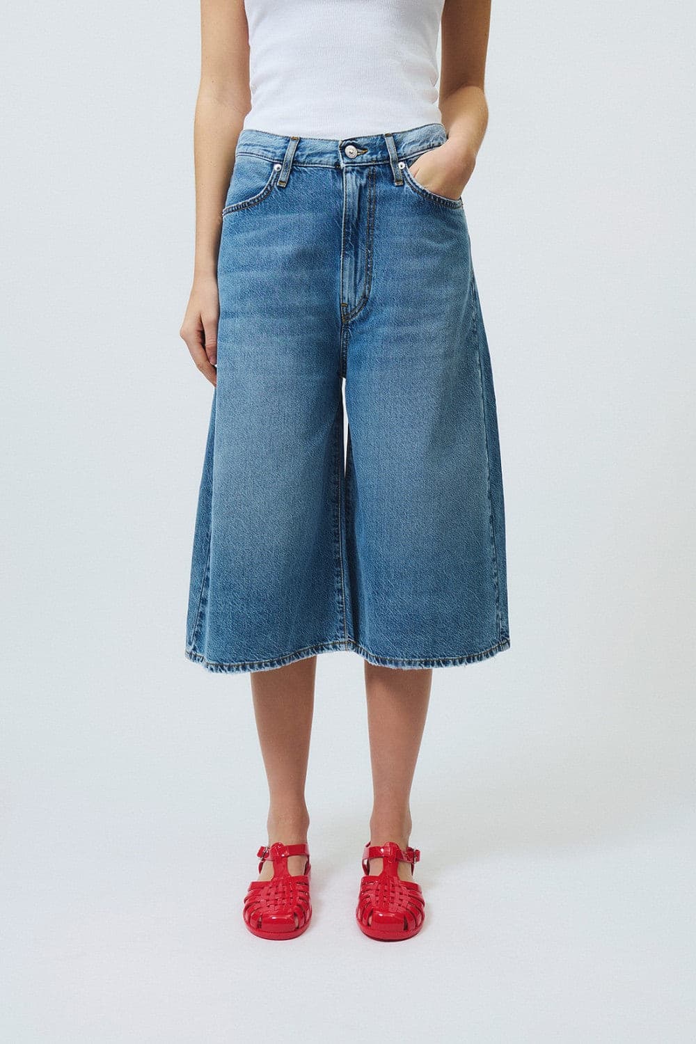 Roy Roger's Kaori bermuda jeans donna vita alta denim blu in cotone e Tencel regular fit in Pantaloncini Broadway Red - Barletta, commercioVirtuoso.it