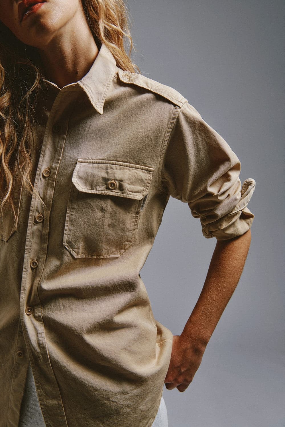 Roy Roger's x Eva Herzigova camicia donna militare in gabardina beige Made in Italy regular fit in Bluse e camicie Broadway Red - Barletta, commercioVirtuoso.it