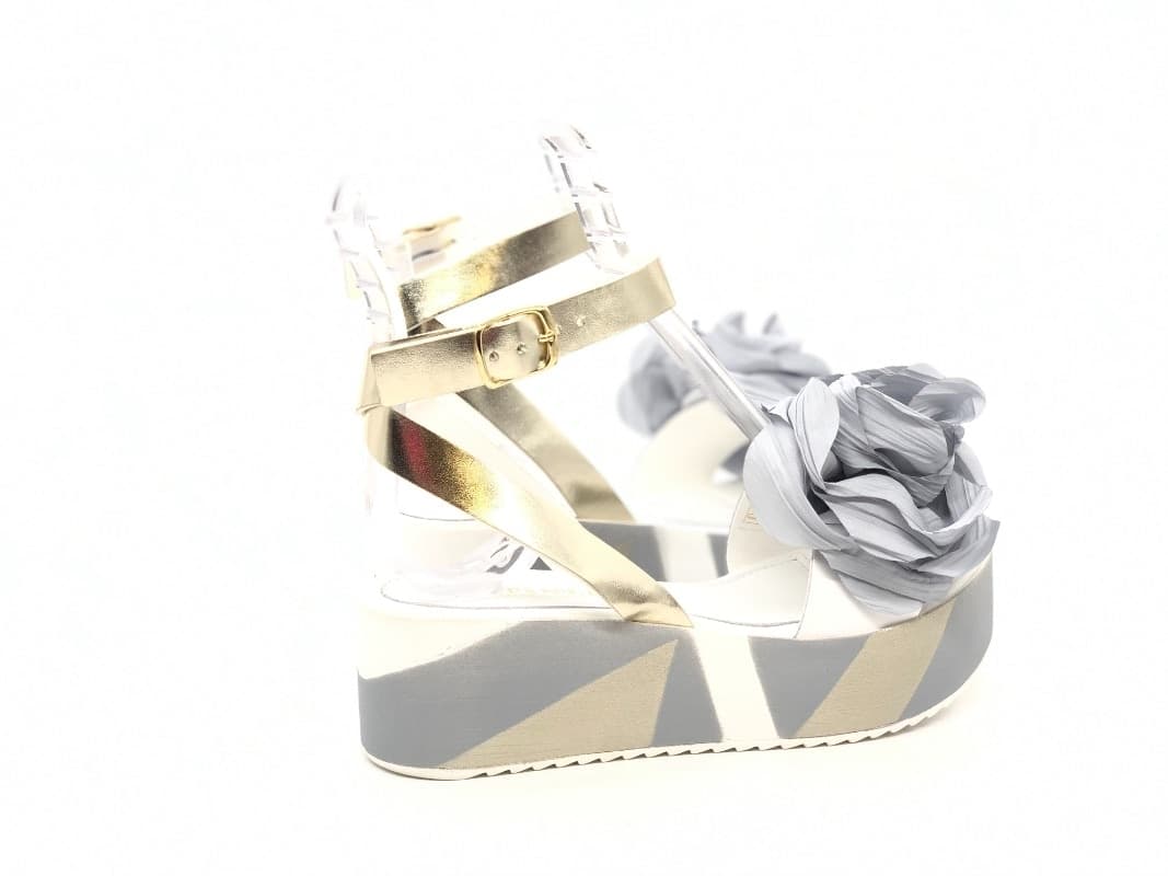 CAFNOIR Sandalo donna grigio chiaro con fiore decorativo in Sandali moda Calzature Durello - Agna, commercioVirtuoso.it