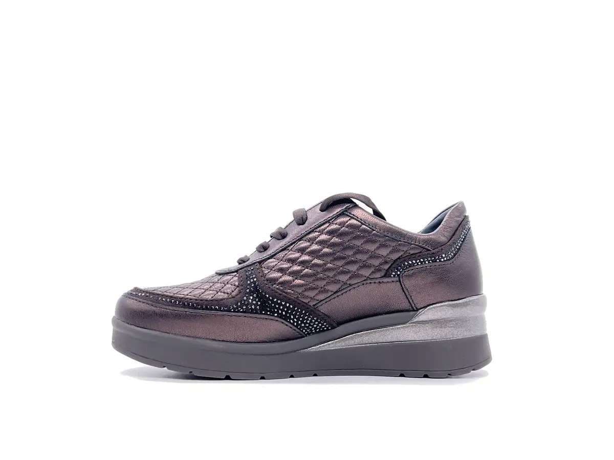 Stonefly Sneakers donna CREAM 47 marrone laminato con zip 219953 410 in Sneaker casual Calzature Durello - Agna, commercioVirtuoso.it