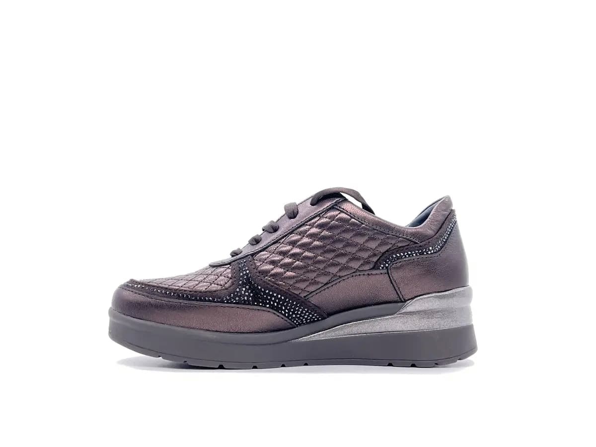 Stonefly Sneakers donna CREAM 47 marrone laminato con zip 219953 410 in Sneaker casual Calzature Durello - Agna, commercioVirtuoso.it