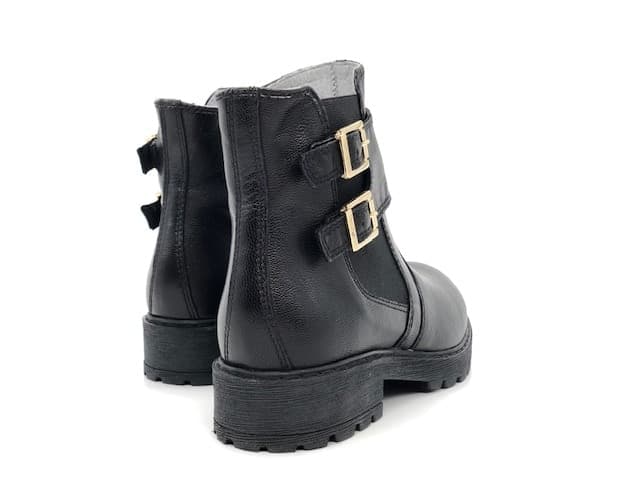 NERO GIARDINI Anfibio bambina nero in pelle con doppia fibbia in Stivali Calzature Durello - Agna, commercioVirtuoso.it